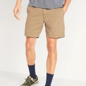 Old Navy Straight Lived-In Khaki Non-Stretch Shorts for Men -- 7-inch inseam T33